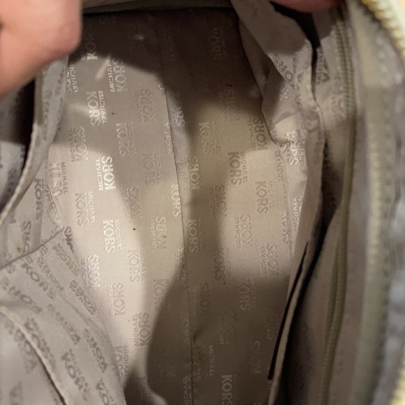 Michael Kors Handbag - Picture 5 of 8